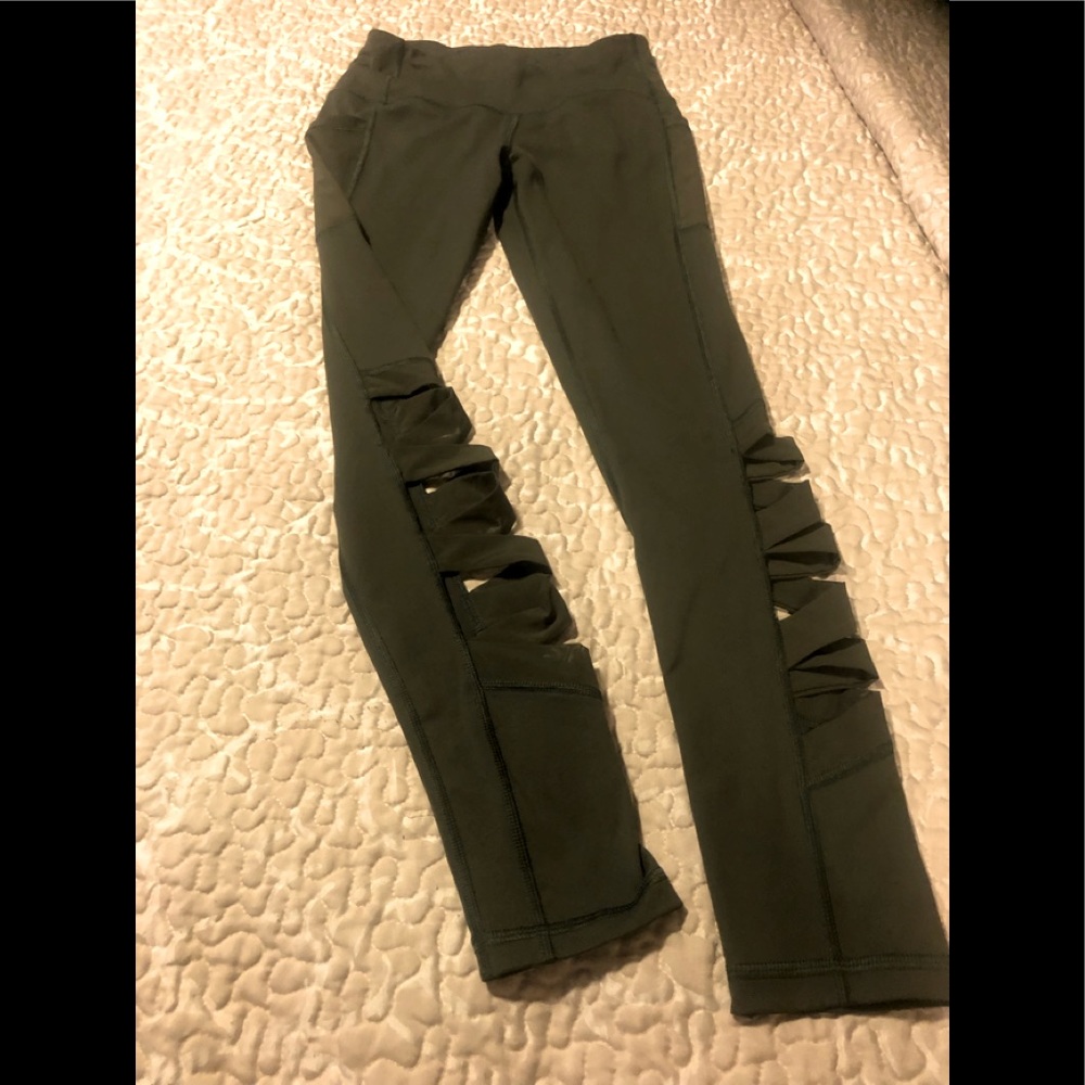 Victoria Sport cut out leggings